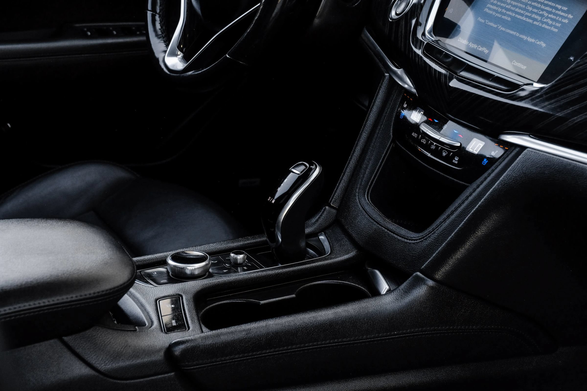 Used 2023 Cadillac XT6 Premium Luxury w/ LPO, Floor Liner Package FWD image 32