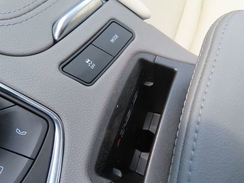 Used 2023 Cadillac XT6 Premium Luxury w/ Technology Package image 39