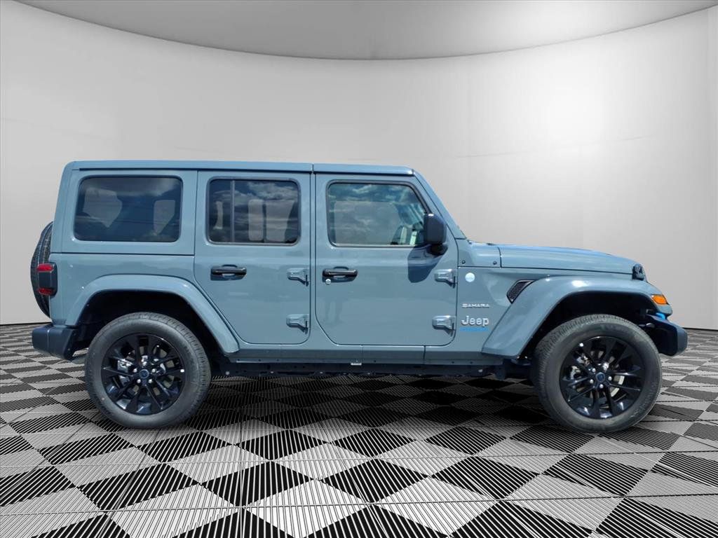 Certified 2024 Jeep Wrangler Unlimited Sahara AWD/4WD image 31
