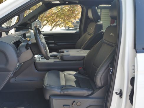 Certified 2025 Ford Expedition Max Platinum w/ Stealth Appearance Package AWD/4WD image 3
