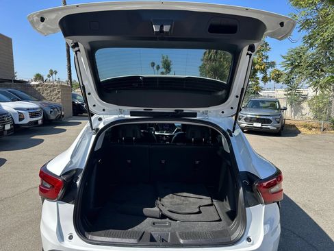 Used 2025 Chevrolet Trax LT w/ LT Convenience Package FWD image 30