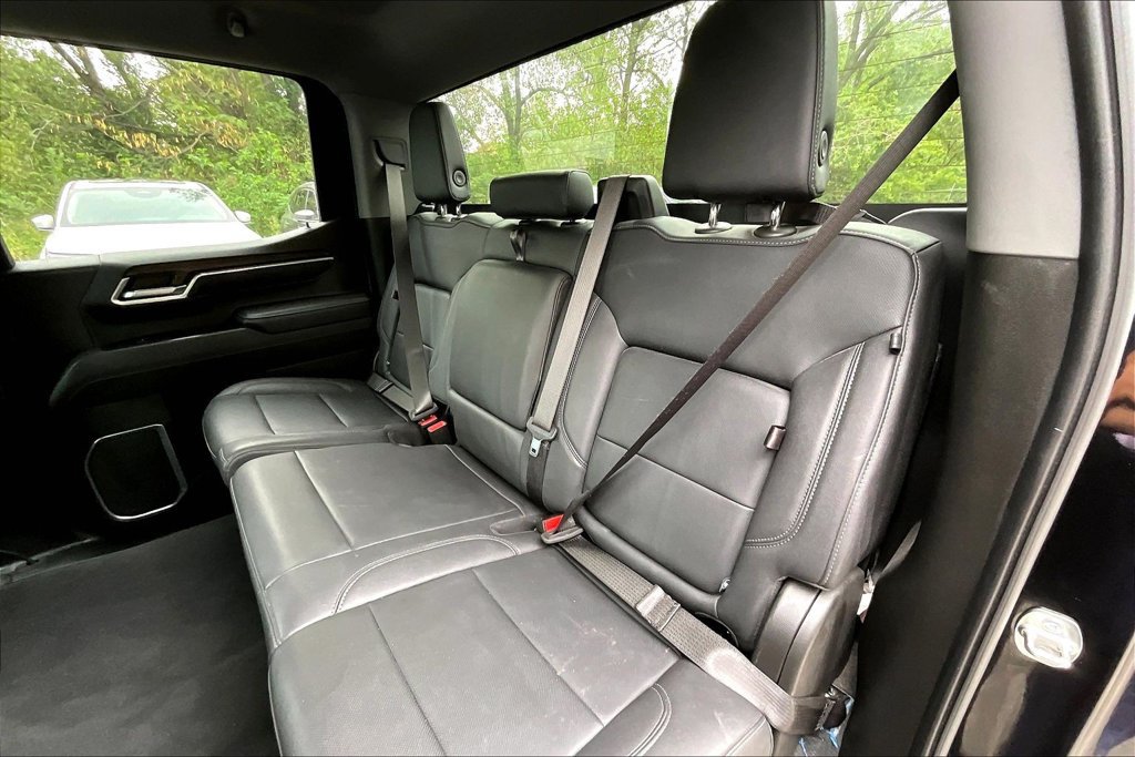 Used 2025 GMC Sierra 1500 SLT AWD/4WD image 36