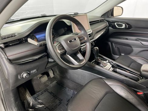 Used 2022 Jeep Compass Trailhawk AWD/4WD image 9