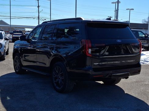 New 2026 Ford Expedition Platinum w/ Stealth Appearance Package AWD/4WD image 4