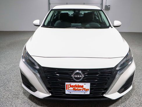 Used 2023 Nissan Altima 2.5 SV image 4