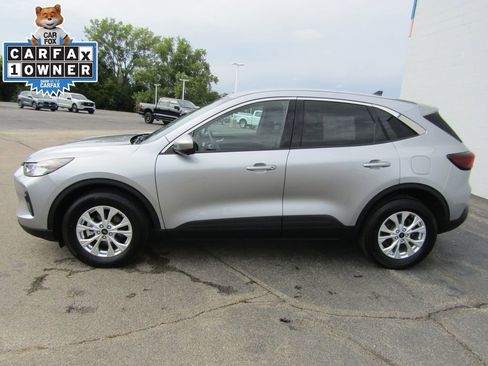 Used 2023 Ford Escape Active w/ Tech Pack #2 image 2