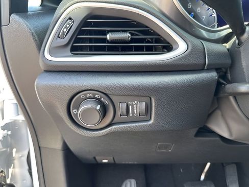 New 2026 Chrysler Voyager LX image 27