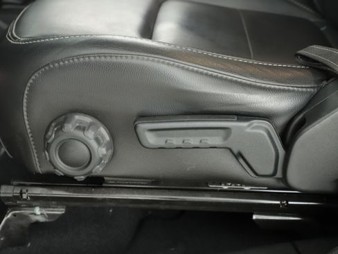 Used 2020 Jeep Gladiator Overland w/ Popular Equipment Package image 14