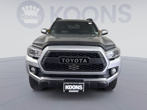 Used 2022 Toyota Tacoma TRD Off-Road AWD/4WD image 11