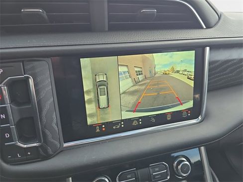 Used 2024 GMC Yukon Denali w/ Advanced Technology Package image 27