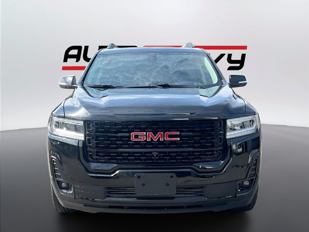 Used 2023 GMC Acadia Denali w/ Black Diamond Edition FWD image 2