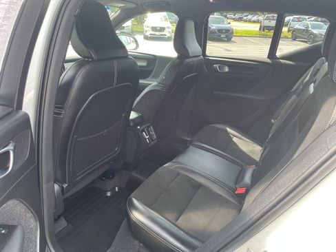 Used 2022 Volvo XC40 T5 R-Design w/ Advanced Package image 10