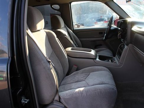 Used 2004 Chevrolet Tahoe LS w/ Preferred Equipment Group image 40