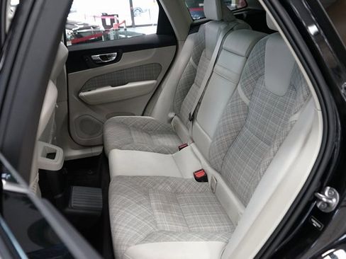 Used 2022 Volvo XC60 T8 Inscription Expression image 50