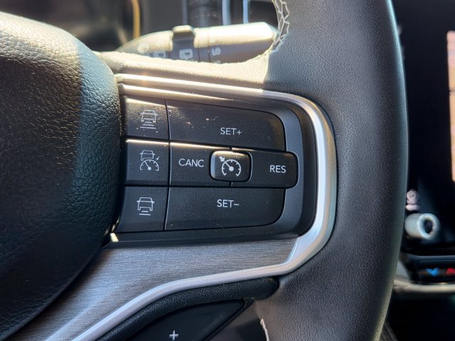 Used 2025 Jeep Wagoneer Series II w/ Convenience Group I AWD/4WD image 27