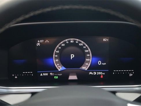 New 2025 Volkswagen Taos SE image 12