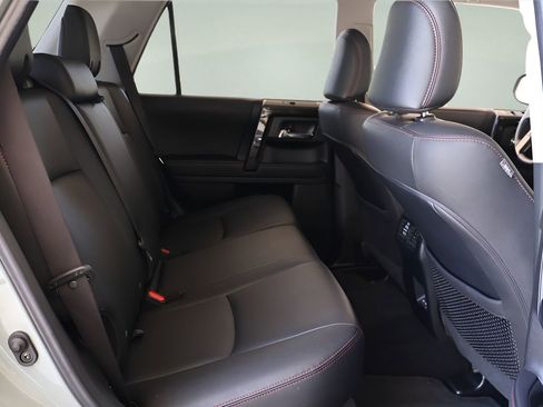 Used 2023 Toyota 4Runner TRD Off-Road Premium w/ Moonroof Package AWD/4WD image 18