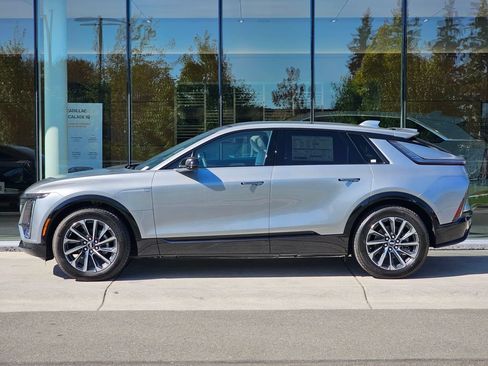 New 2026 Cadillac Lyriq Sport AWD/4WD image 2