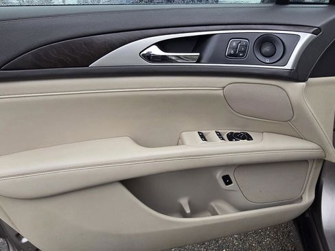 Used 2018 Lincoln MKZ Reserve image 18