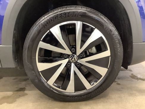 Used 2022 Volkswagen Taos SE AWD/4WD image 16