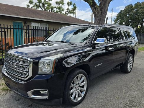 Used 2018 GMC Yukon XL SLT image 1