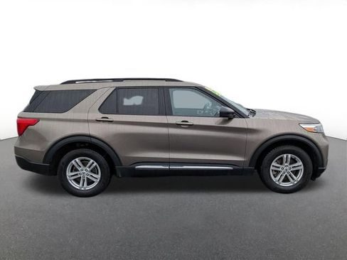 Certified 2021 Ford Explorer XLT w/ Equipment Group 202A AWD/4WD image 2