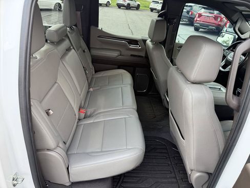 Used 2022 GMC Sierra 1500 SLT w/ SLT Premium Package AWD/4WD image 18