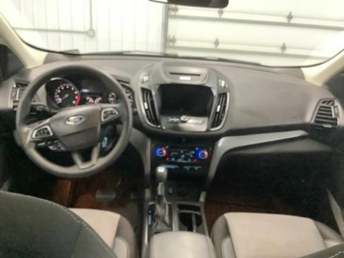 Used 2017 Ford Escape SE w/ Equipment Group 201A FWD image 14