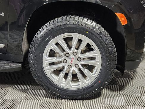 Used 2024 GMC Yukon SLT image 12
