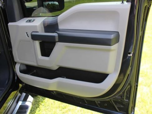 Used 2022 Ford F250 XL w/ STX Appearance Package AWD/4WD image 32