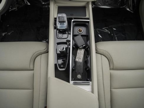 New 2026 Volvo XC60 T8 Ultra w/ Protection Package Premier image 26