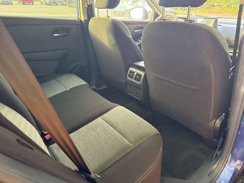 Used 2023 Nissan Rogue SV image 19