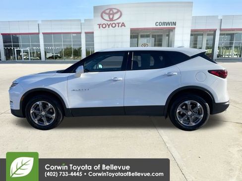 Used 2023 Chevrolet Blazer LT AWD/4WD image 2