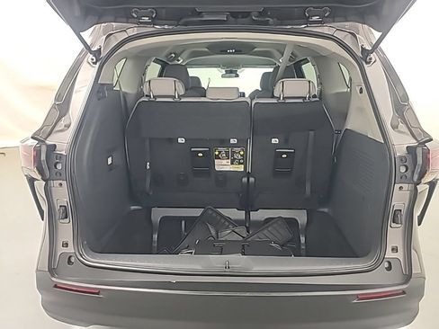 Used 2024 Toyota Sienna LE AWD/4WD image 20