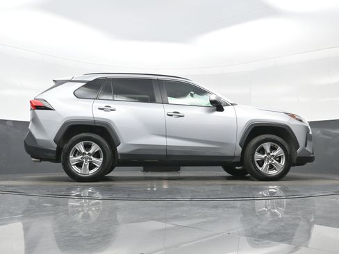 Used 2025 Toyota RAV4 XLE AWD/4WD image 32