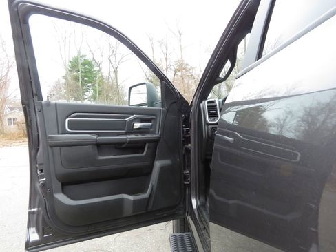 Used 2025 RAM 2500 Big Horn image 9