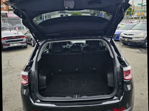 Used 2019 Jeep Compass Latitude image 31