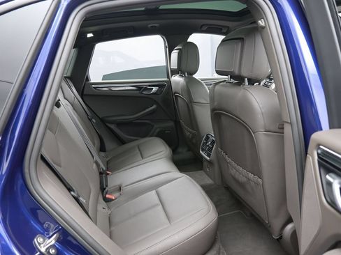 Certified 2026 Porsche Macan AWD/4WD image 27