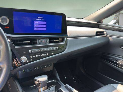 Used 2024 Lexus ES 300h w/ Premium Package FWD image 29