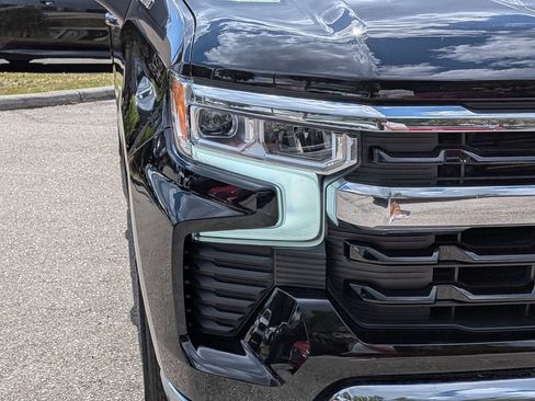 Used 2026 Chevrolet Silverado 1500 LT AWD/4WD image 9