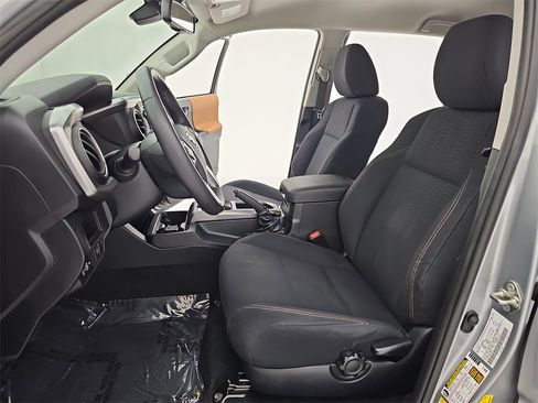 Used 2019 Toyota Tacoma SR5 image 19