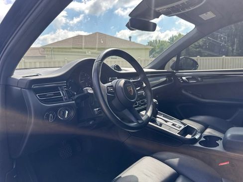 Used 2022 Porsche Macan AWD/4WD image 15