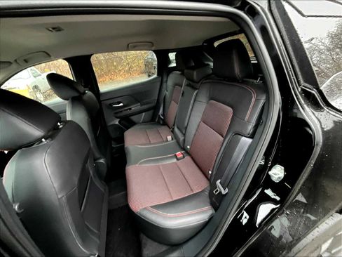 New 2025 Nissan Kicks SR w/ Illumination Package AWD/4WD image 14