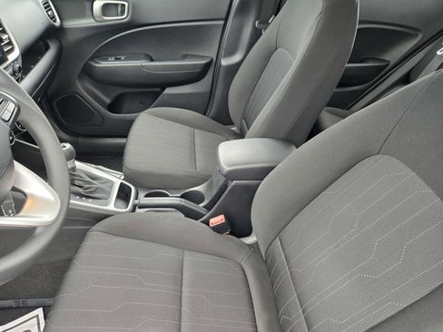 Certified 2023 Hyundai Venue SE image 14