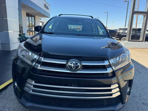 Used 2019 Toyota Highlander Limited Platinum image 4