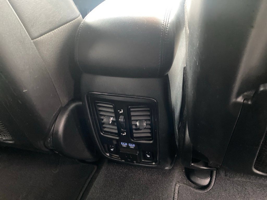 Used 2020 Jeep Grand Cherokee Limited w/ Luxury Group II RWD image 45