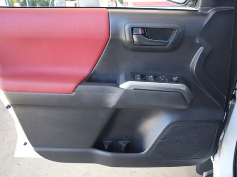 Used 2022 Toyota Tacoma SR5 image 38