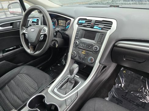 Used 2016 Ford Fusion SE FWD image 11