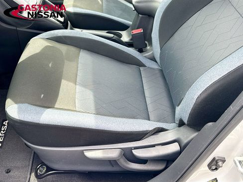 Used 2025 Nissan Versa SV FWD image 23