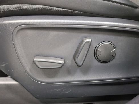 Used 2025 Ford Escape ST-Line image 18